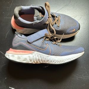 Nike renew- girls size 13.5 C